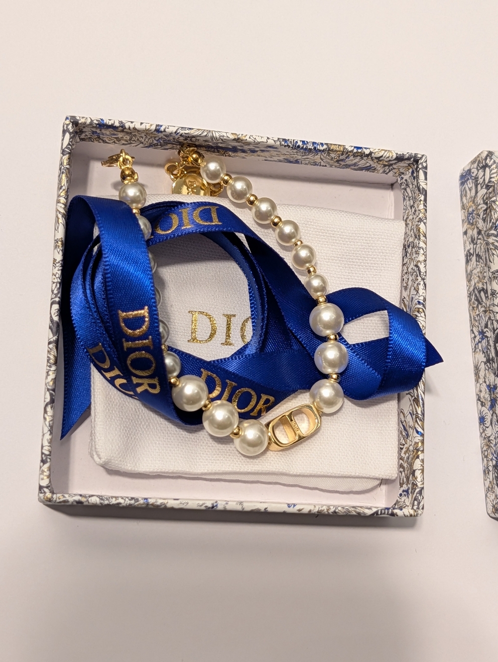 Authentic Christian Dior Pearl & Gold Bead Bracelet - Picture 3 of 4